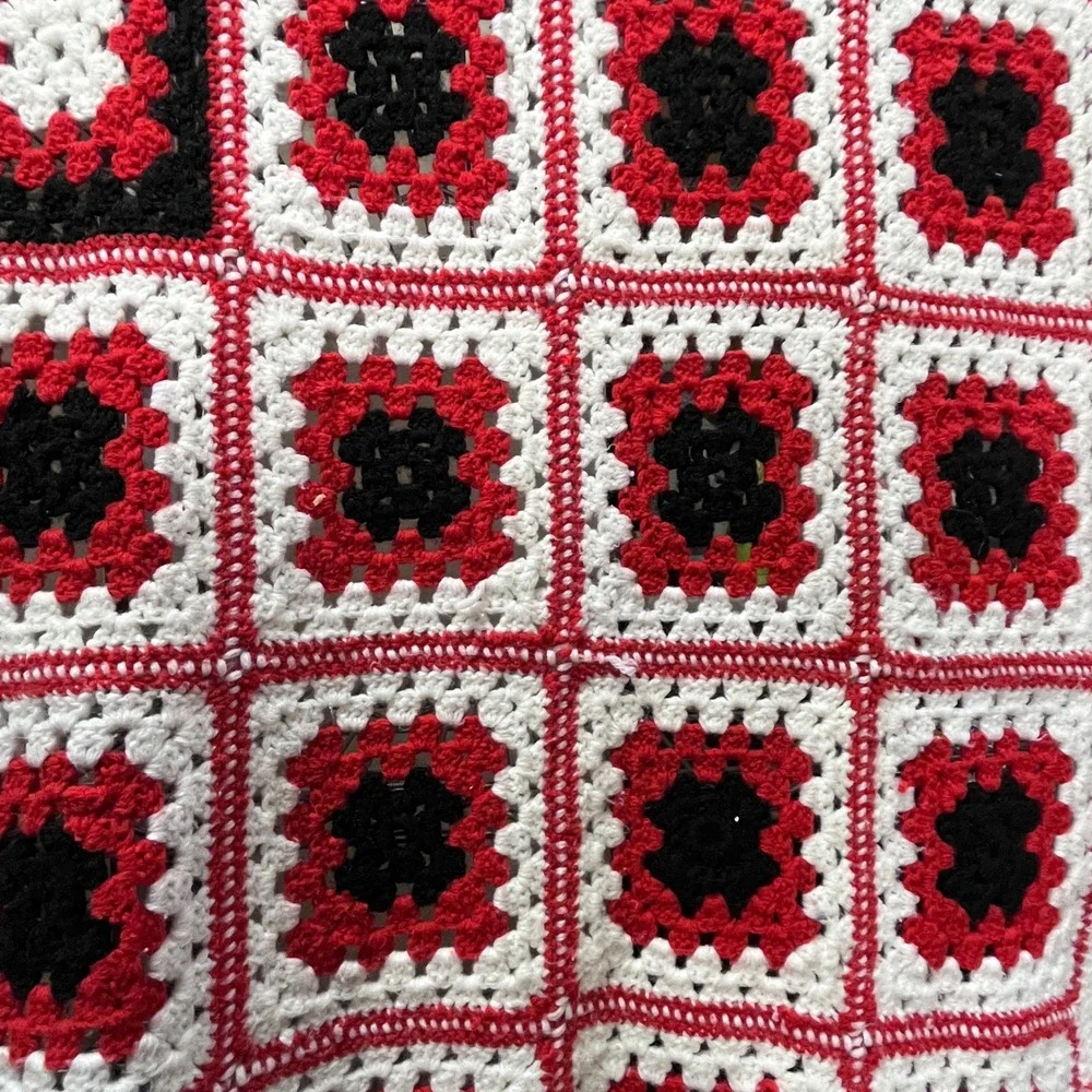 Handmade Crochet Granny Square‎ Blanket Throw Red Black White Cabin Farm 55x78